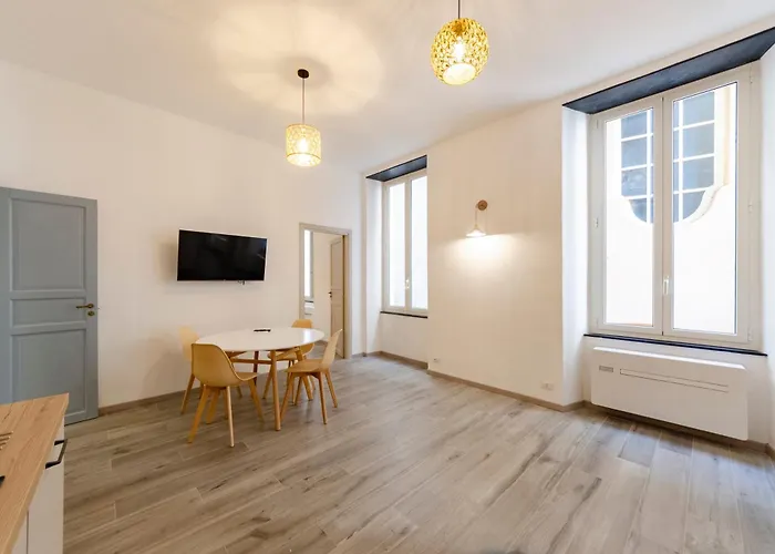 Castelli's Campo 8 アパート